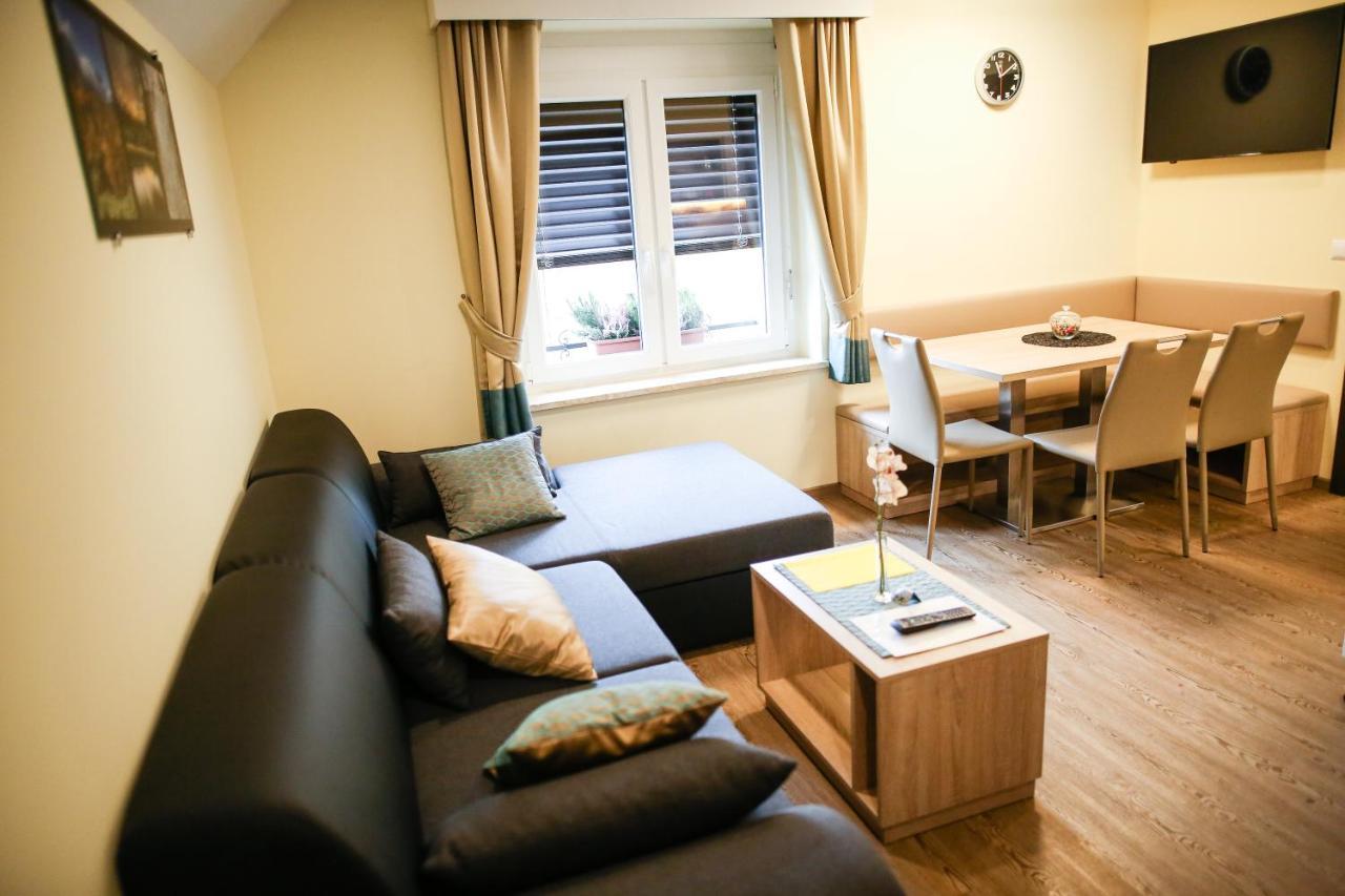 Guest House Vila Moj Mir Ratece ภายนอก รูปภาพ